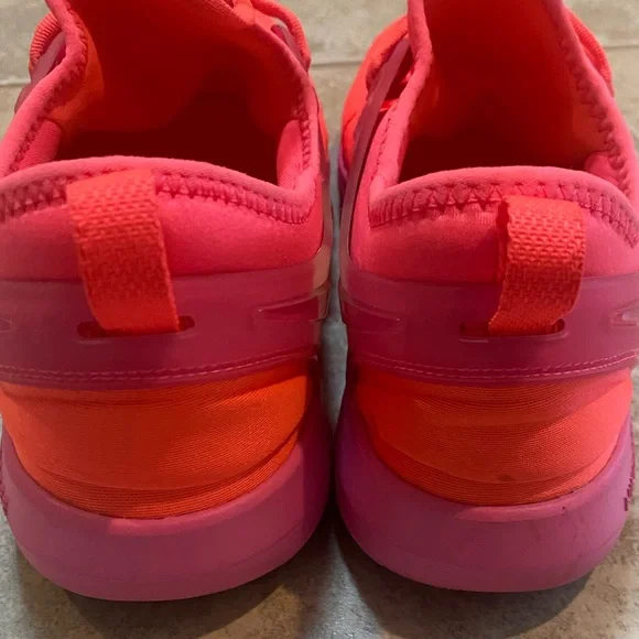 Nike Free TR7 Bright Pink Running Shoes Sneakers - Picture 5 of 7